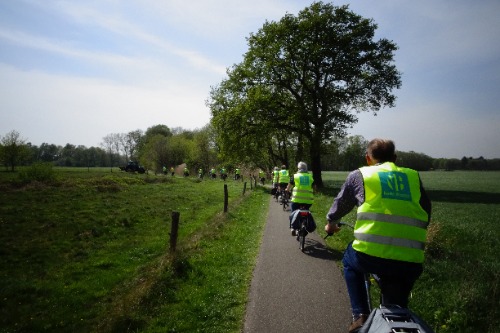 fietsende mensen