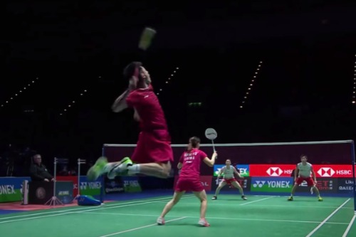 Badminton smash
